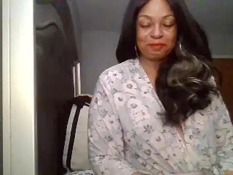 Snapshot of MSweetLindaParks chatting on 02.01.25 MSweetLindaParks online show from 02.01.25