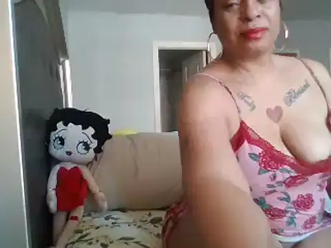 Snapshot of MSweetLindaParks chatting on 03.09.25 MSweetLindaParks online show from 03.09.25