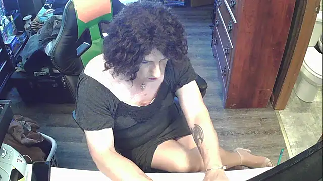 Snapshot of EricaPantyhose chatting on 12.04.25 EricaPantyhose online show from 12.04.25