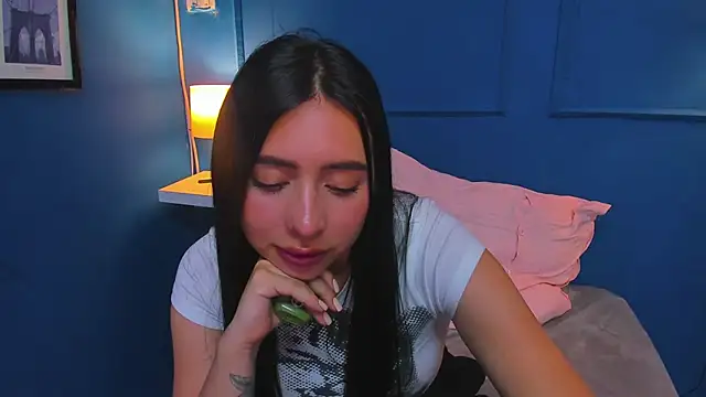 Snapshot of isabella_jade chatting on 12.30.24 isabella jade online show from 12.30.24