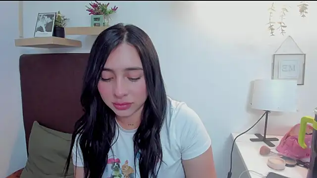 Snapshot of isabella_jade chatting on 01.11.25 isabella jade online show from 01.11.25