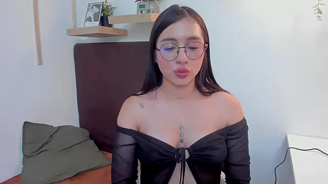 Snapshot of isabella_jade chatting on 01.21.25 isabella jade online show from 01.21.25