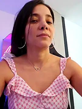 Snapshot of miaeyes chatting on 01.08.25 miaeyes online show from 01.08.25