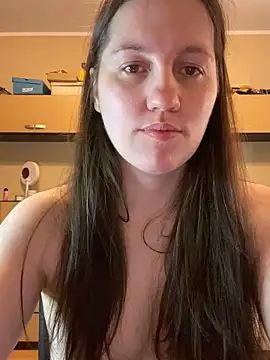 Snapshot of Nicole-Ray chatting on 03.18.25 Nicole-Ray online show from 03.18.25