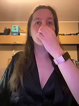 Snapshot of Nicole-Ray chatting on 03.22.25 Nicole-Ray online show from 03.22.25