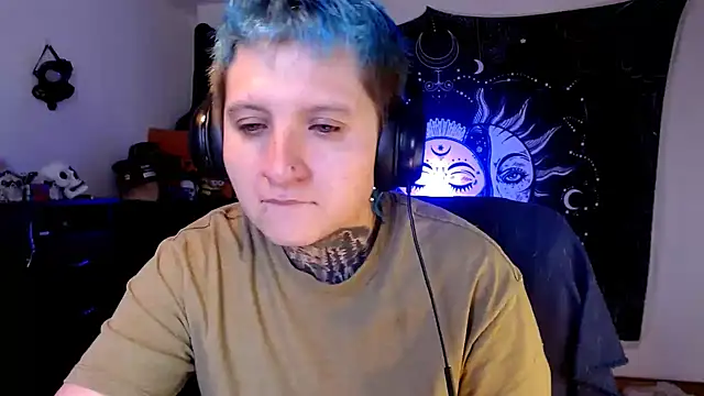 Marieblueeyes online show from 02.04.25