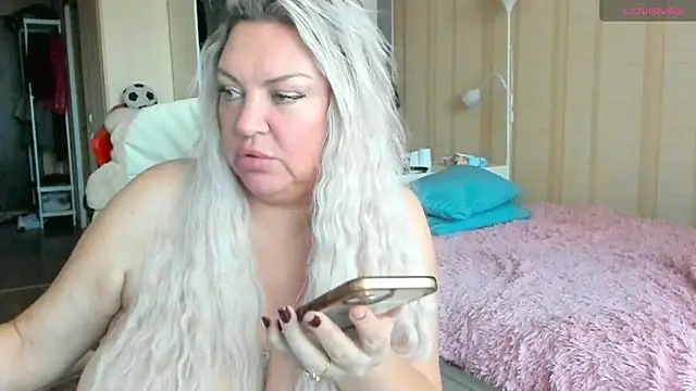 Snapshot of PamHardFuck chatting on 10.23.25 PamHardFuck online show from 10.23.25