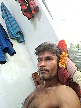 Snapshot of GuyAloneLk chatting on 11.05.25 GuyAloneLk online show from 11.05.25