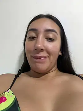 Snapshot of Hannahoff chatting on 02.14.25 Hannahoff online show from 02.14.25