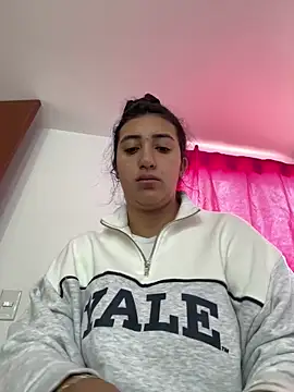 Snapshot of Hannahoff chatting on 03.18.25 Hannahoff online show from 03.18.25