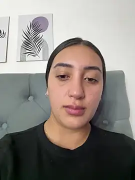 Snapshot of Hannahoff chatting on 10.14.25 Hannahoff online show from 10.14.25