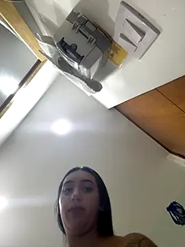 Snapshot of Hannahoff chatting on 10.19.25 Hannahoff online show from 10.19.25