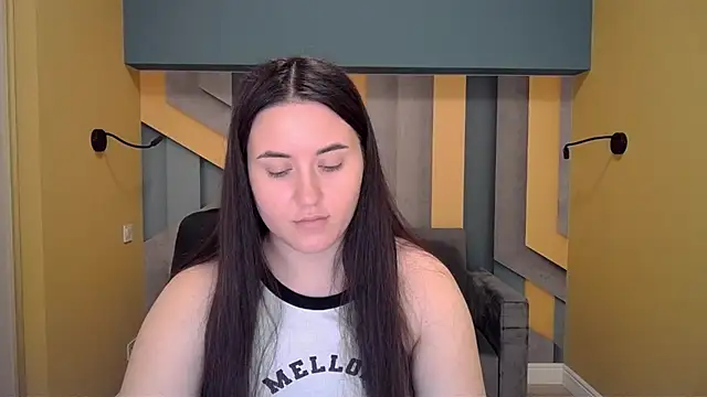 Roxie Bradley online show from 12.06.24