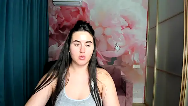 Roxie Bradley online show from 12.15.24