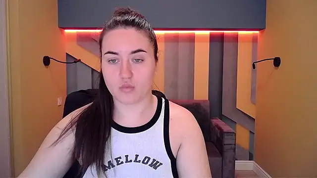 Roxie Bradley online show from 12.22.24