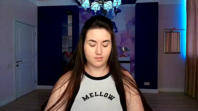 Roxie Bradley online show from 01.11.25