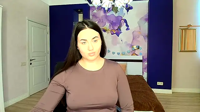 Roxie Bradley online show from 01.14.25