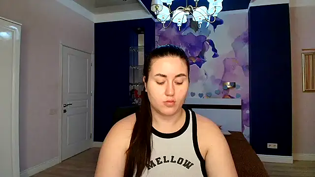 Roxie Bradley online show from 02.14.25