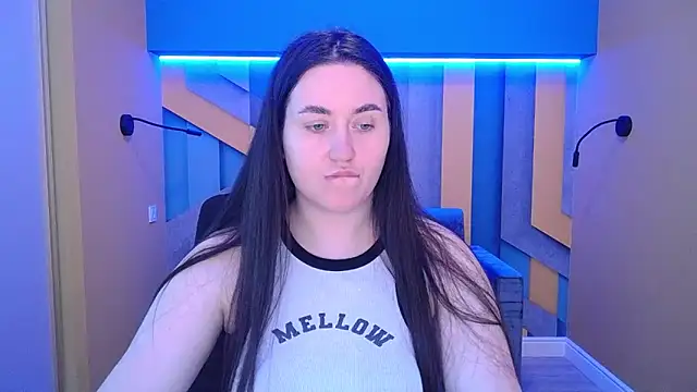 Roxie Bradley online show from 03.22.25