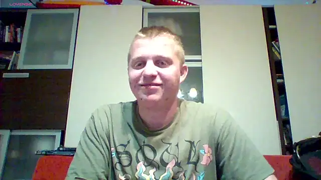 Snapshot of Matttthees chatting on 10.18.25 Matttthees online show from 10.18.25