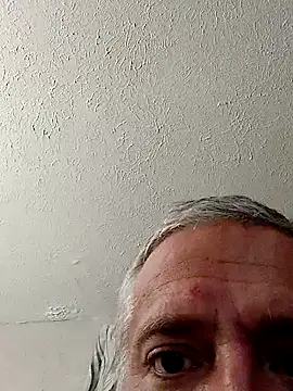 Snapshot of begood4daddy2day chatting on 09.11.25 begood4daddy2day online show from 09.11.25