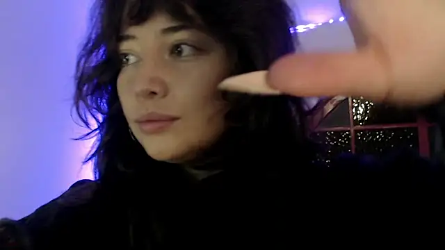 Snapshot of Hannah-Valhalla chatting on 02.14.25 Hannah-Valhalla online show from 02.14.25