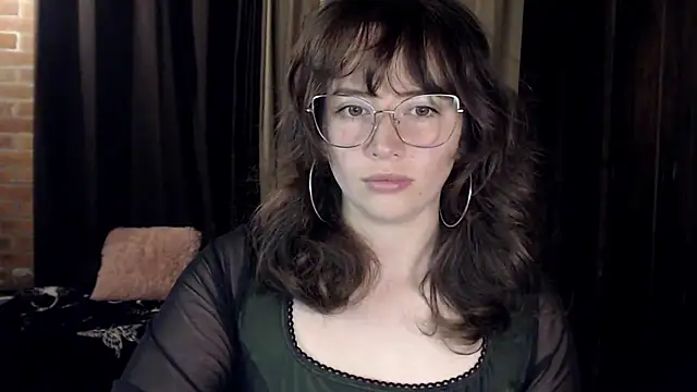 Snapshot of Hannah-Valhalla chatting on 09.24.25 Hannah-Valhalla online show from 09.24.25