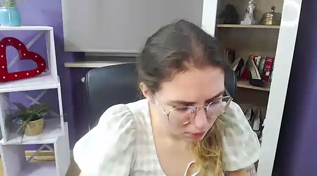 Snapshot of Zoey_Erotic chatting on 01.30.25 Zoey Erotic online show from 01.30.25