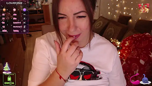 Snapshot of LauraClarck chatting on 12.16.24 LauraClarck online show from 12.16.24