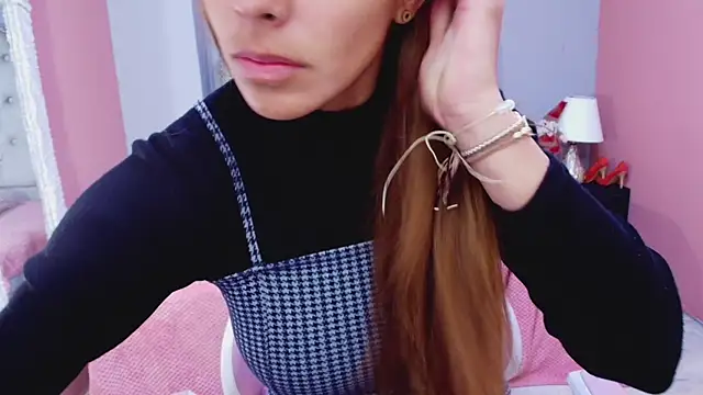 Snapshot of AnisiaFarina chatting on 01.22.25 AnisiaFarina online show from 01.22.25