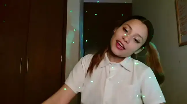 Snapshot of 3littleschoolteens chatting on 02.05.25 3littleschoolteens online show from 02.05.25