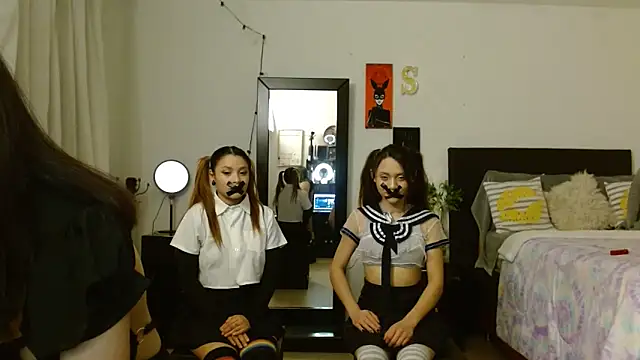 Snapshot of 3littleschoolteens chatting on 02.16.25 3littleschoolteens online show from 02.16.25