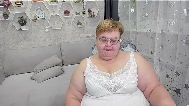 Snapshot of _big_love_ chatting on 12.29.24  big love  online show from 12.29.24