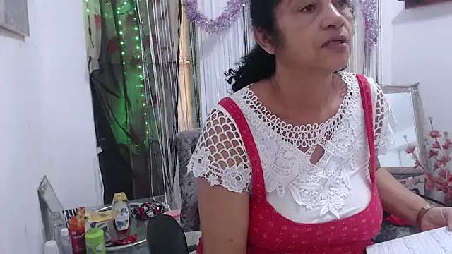 Snapshot of heyline_milf chatting on 02.03.25 heyline milf online show from 02.03.25