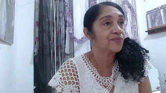 Snapshot of heyline_milf chatting on 02.07.25 heyline milf online show from 02.07.25