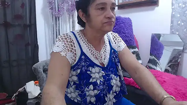 Snapshot of heyline_milf chatting on 02.18.25 heyline milf online show from 02.18.25