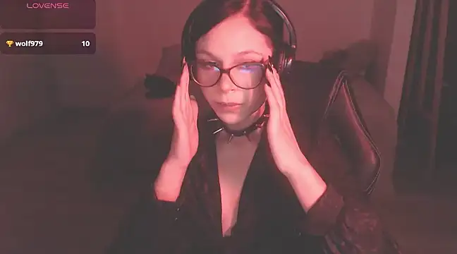 Snapshot of modjo_ chatting on 12.15.24 modjo online show from 12.15.24