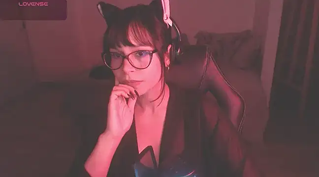 Snapshot of modjo_ chatting on 12.24.24 modjo online show from 12.24.24