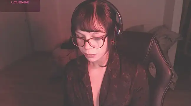 Snapshot of modjo_ chatting on 01.05.25 modjo online show from 01.05.25