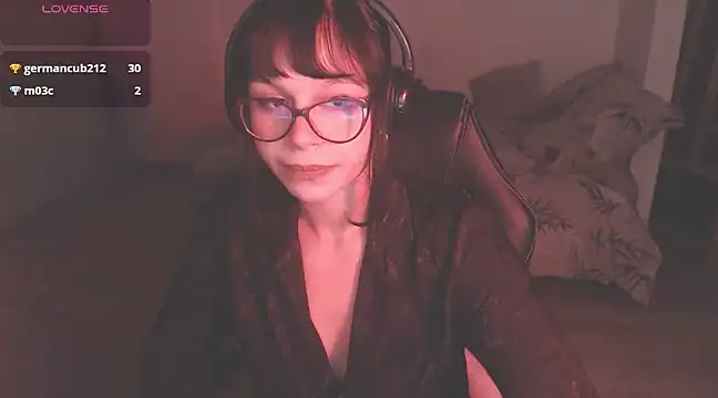 Snapshot of modjo_ chatting on 01.05.25 modjo online show from 01.05.25