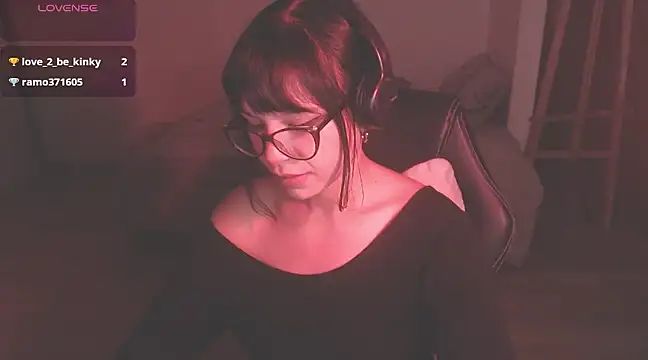 Snapshot of modjo_ chatting on 01.25.25 modjo online show from 01.25.25