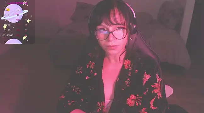 Snapshot of modjo_ chatting on 02.21.25 modjo online show from 02.21.25