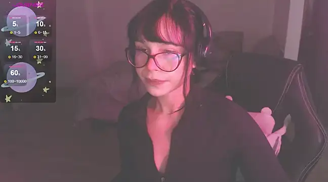 Snapshot of modjo_ chatting on 03.04.25 modjo online show from 03.04.25