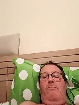 Snapshot of mike9473 chatting on 09.24.25 mike9473 online show from 09.24.25