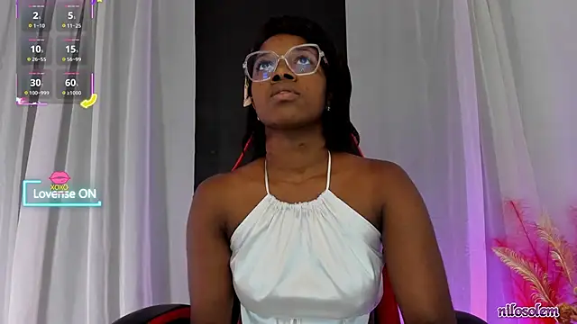 Snapshot of nilosolem chatting on 10.20.25 nilosolem online show from 10.20.25