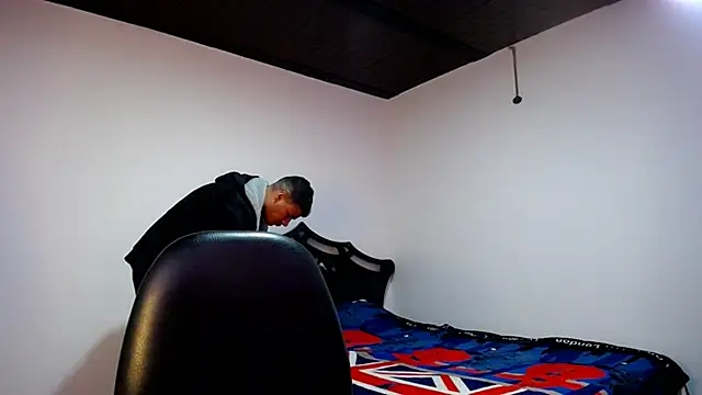 Snapshot of Deiby_casas chatting on 12.30.24 Deiby casas online show from 12.30.24