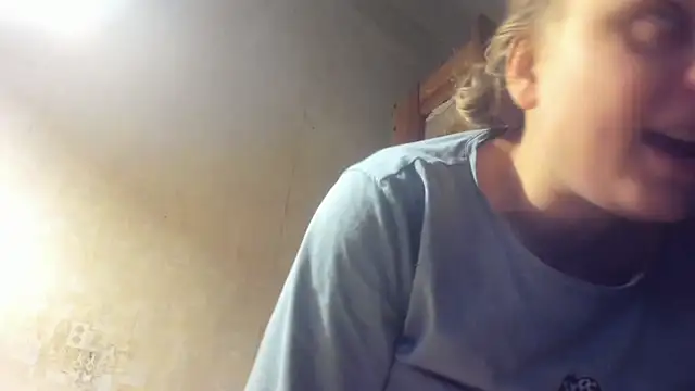 Snapshot of FrumCake chatting on 12.21.24 FrumCake online show from 12.21.24