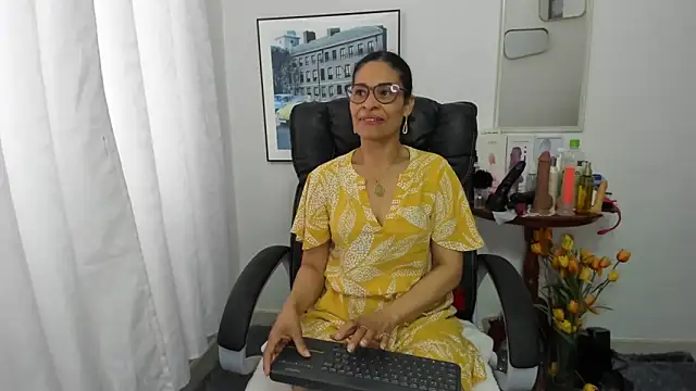 Snapshot of Aries_Mature chatting on 03.22.25 Aries Mature online show from 03.22.25