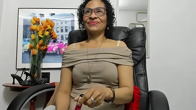 Snapshot of Aries_Mature chatting on 10.07.25 Aries Mature online show from 10.07.25