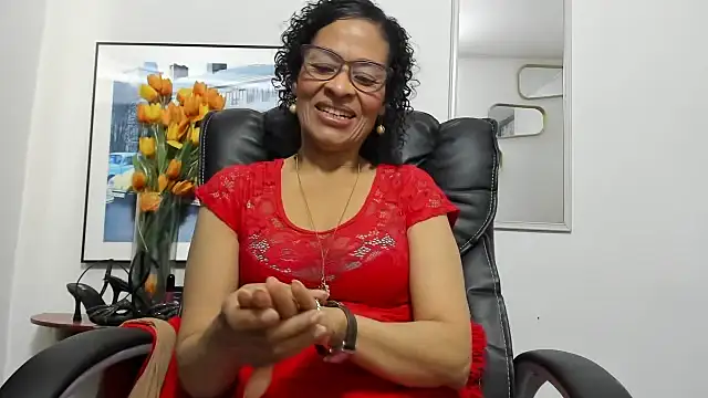 Snapshot of Aries_Mature chatting on 10.08.25 Aries Mature online show from 10.08.25